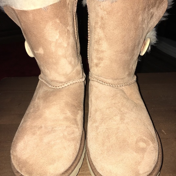 UGG Boots, tan, size 7 - Picture 4 of 8